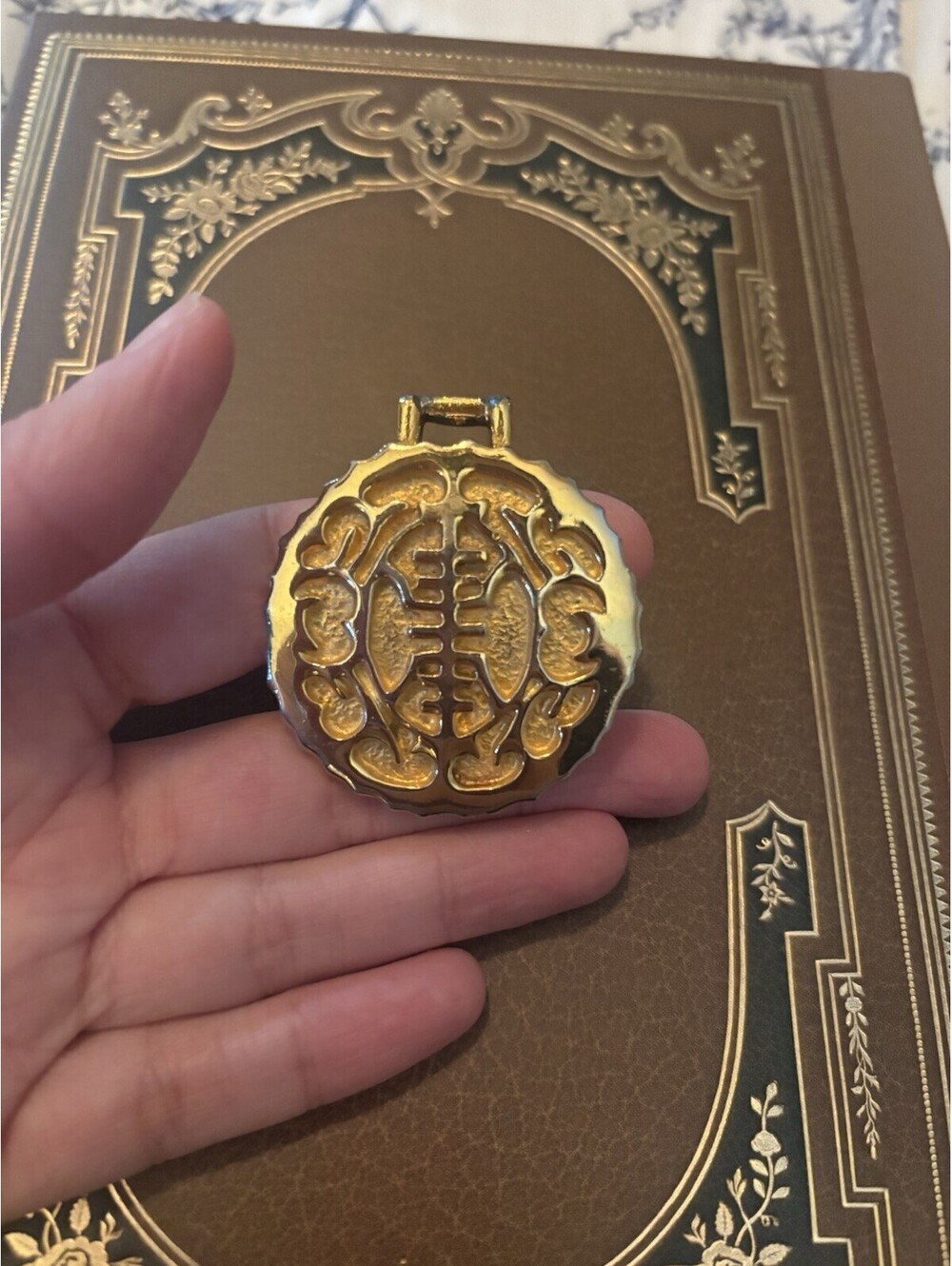 Single 1975 Mimi di N belt buckle Bronze Gold Plated